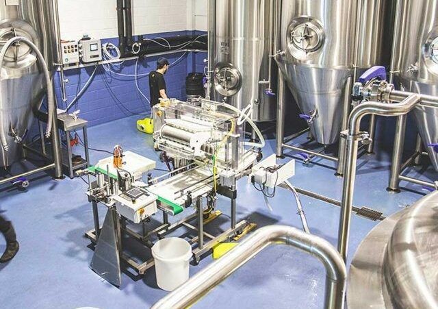 Proyectos: Mantenimiento de la instalación de clima tanto por el almacén, como en el circuito primario de frío de la producción de la cerveza. Instalación de gas propano, CO2, neumática, contra incendios, etc. breve, ampliación de las placas fotovoltaicas.